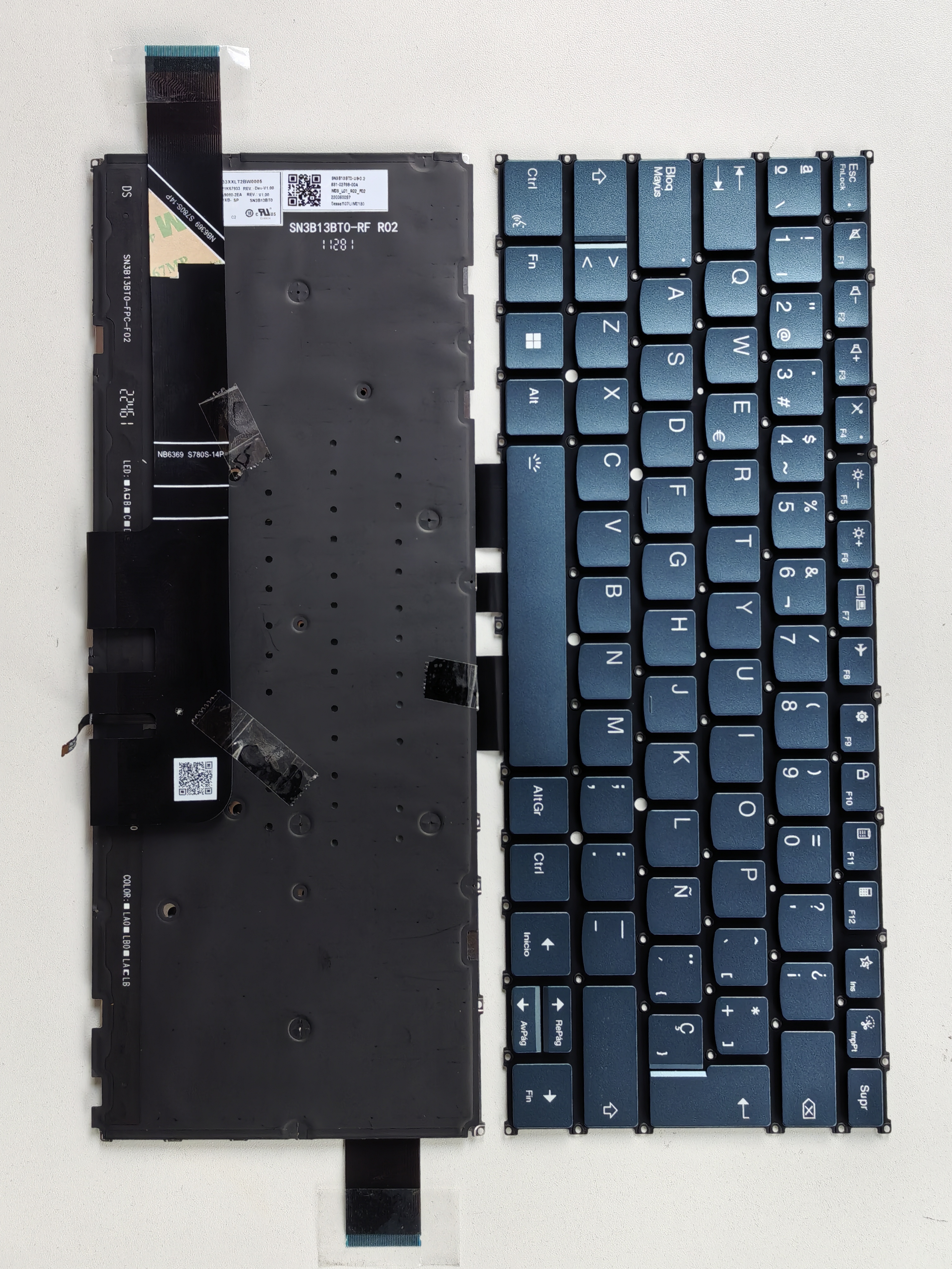 Picture of New Replacement Laptop Keyboard For LENOVO YOGA PRO 7 14ARP8 shout button/14AHP9/14IRP8 Dark blue Backlit Sp Layout